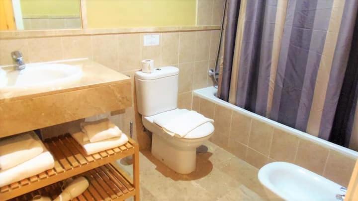 Apartamento Espacioso Muy Tranquilo Con Piscinas Y Jardines Cercano A La Playa Estepona Exterior photo